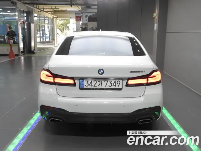 BMW 5-Series 2023 thumb 4