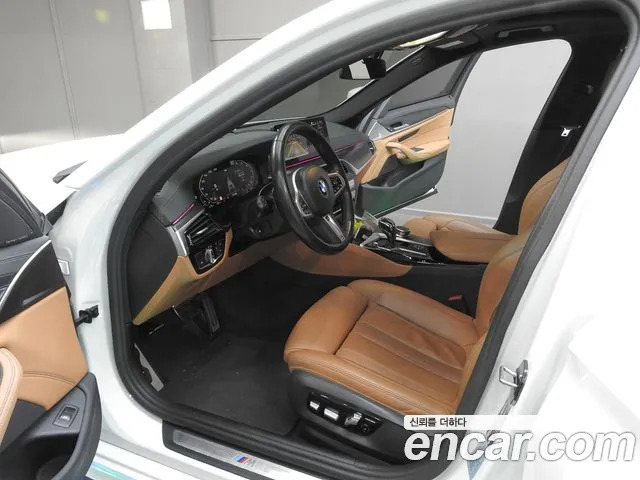 BMW 5-Series 2023 thumb 10