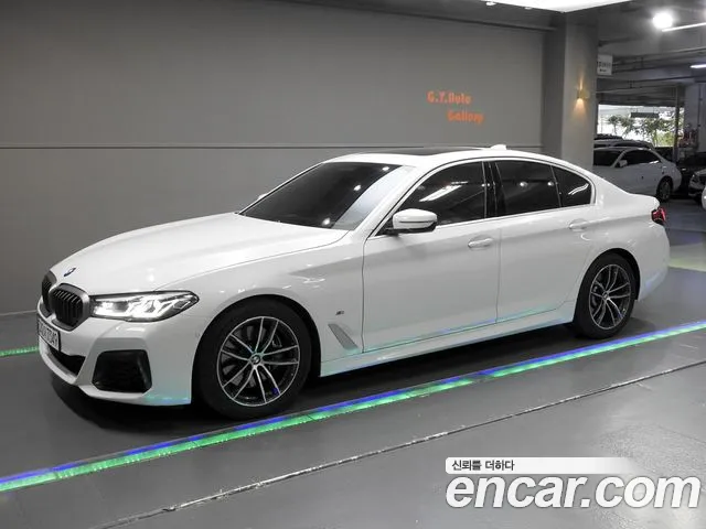 BMW 5-Series 2023 thumb 11
