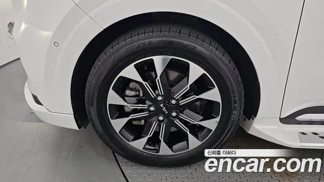 Kia Carnival 2021 thumb 5
