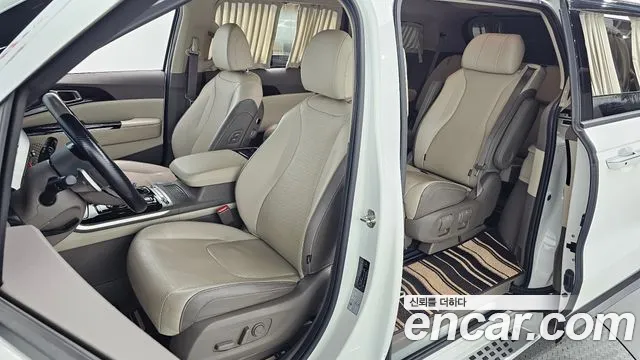 Kia Carnival 2021 thumb 10