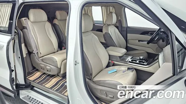 Kia Carnival 2021 thumb 11