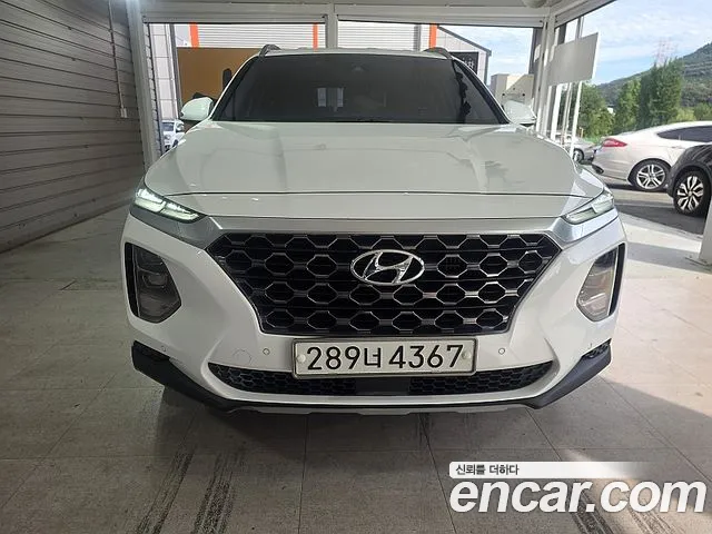 Hyundai Santa Fe 2019 thumb 3