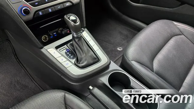 Hyundai Avante 2016 thumb 9