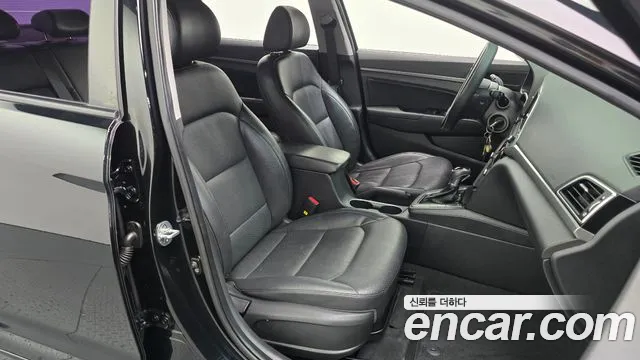 Hyundai Avante 2016 thumb 12