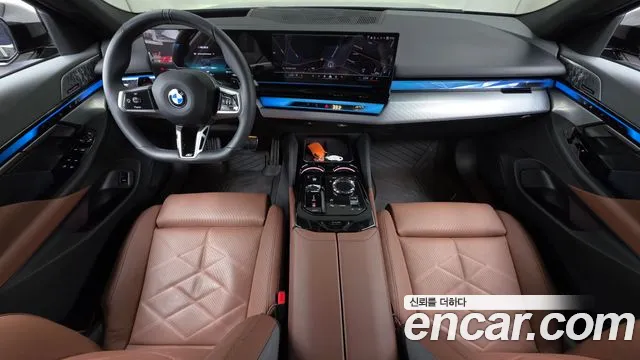 BMW 5-Series 2025 thumb 7