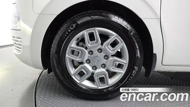Hyundai Staria 2022 thumb 4