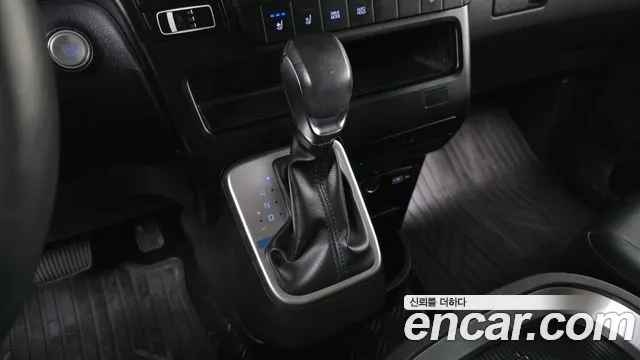 Hyundai Staria 2022 thumb 8