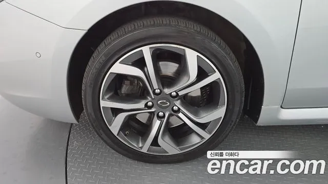 Renault-KoreaSamsung Latitude 2013 thumb 5