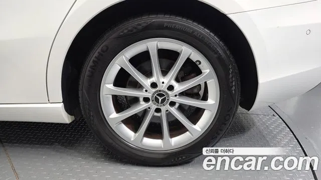 Mercedes-Benz A-Класс 2020 thumb 4