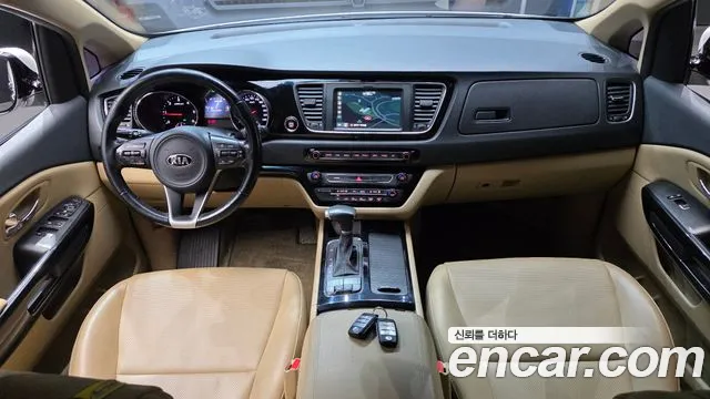 Kia Carnival 2016 thumb 7