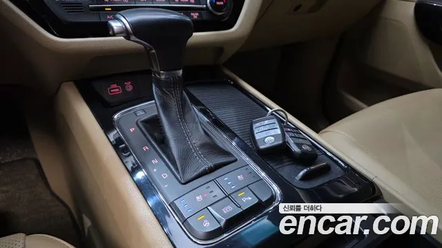 Kia Carnival 2016 thumb 9