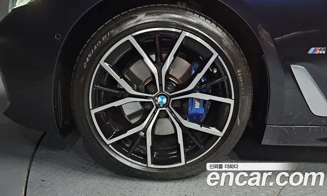 BMW 5-Series 2022 thumb 4