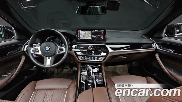 BMW 5-Series 2022 thumb 6
