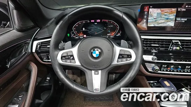 BMW 5-Series 2022 thumb 12