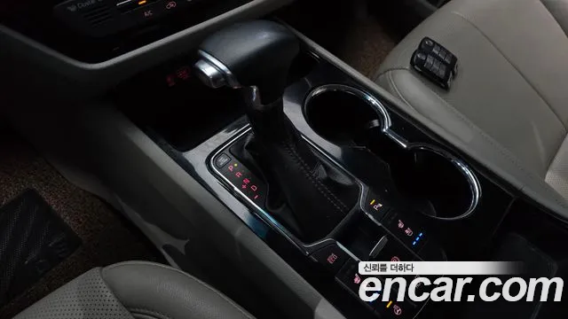 Kia Carnival 2018 thumb 9