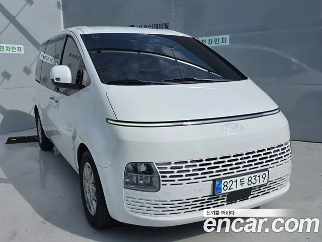 Hyundai Staria 2024 thumb 2