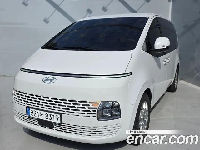 Hyundai Staria 2024 thumb 3