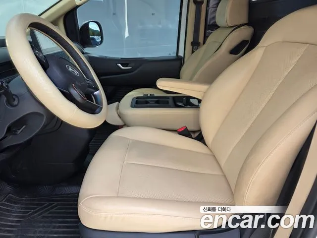 Hyundai Staria 2024 thumb 7