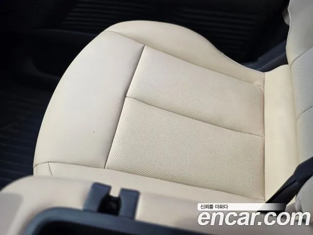 Hyundai Staria 2024 thumb 10