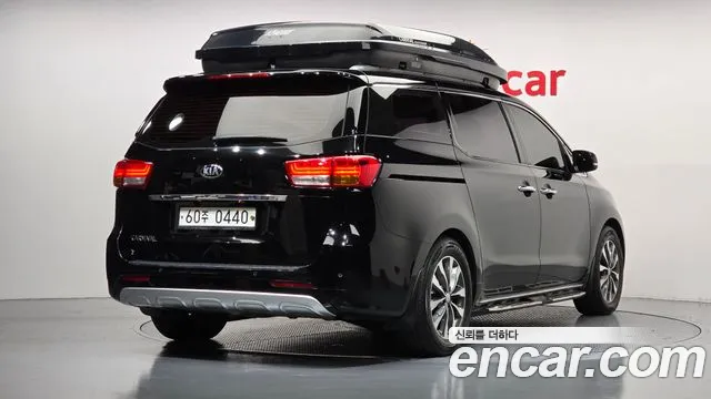 Kia Carnival 2016 thumb 2