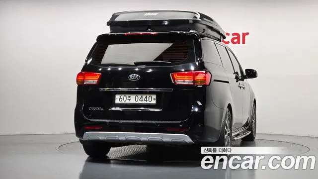 Kia Carnival 2016 thumb 4