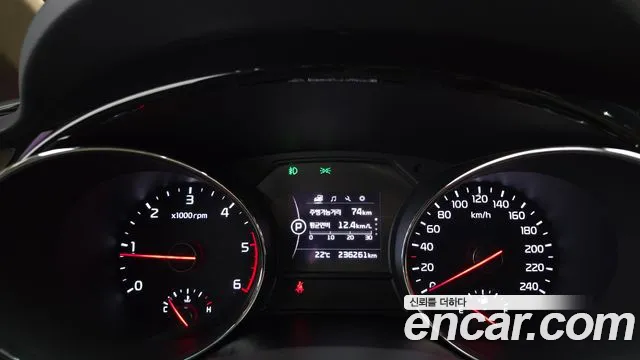 Kia Carnival 2016 thumb 8