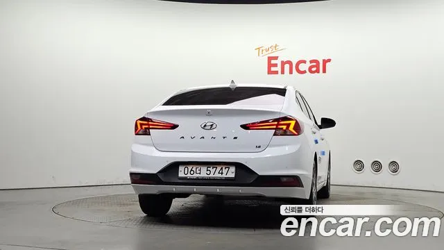 Hyundai Avante 2018 thumb 4