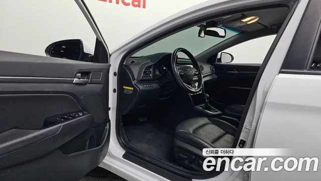 Hyundai Avante 2018 thumb 10