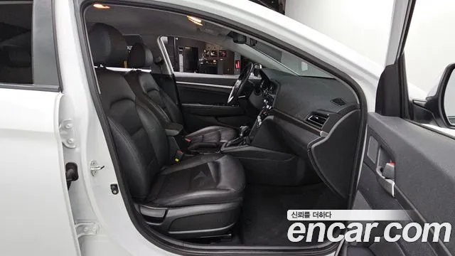 Hyundai Avante 2018 thumb 12