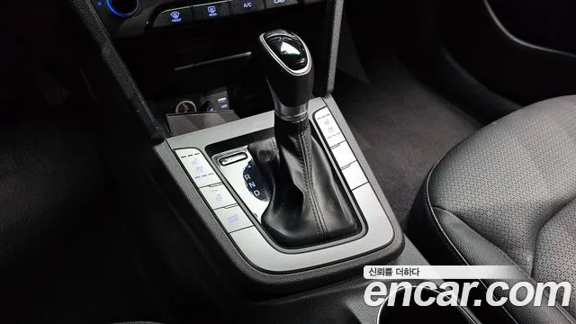 Hyundai Avante 2017 thumb 9