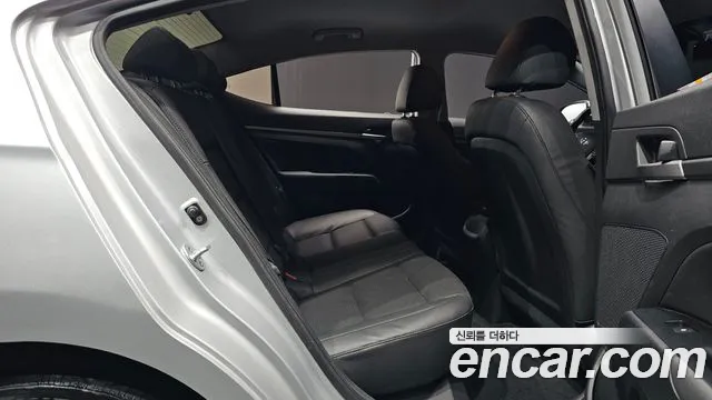 Hyundai Avante 2017 thumb 11