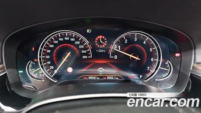 BMW 5-Series 2018 thumb 7