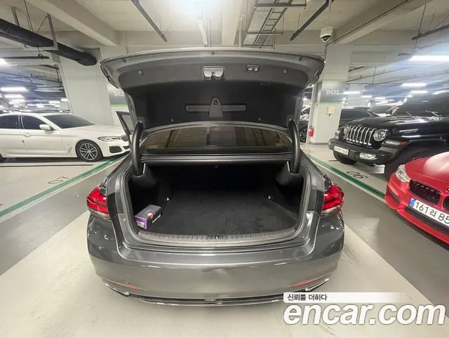 Genesis G80 2017 thumb 7