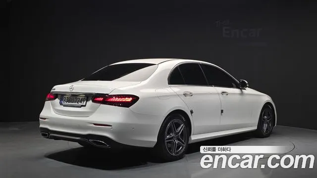 Mercedes-Benz E-Класс 2023 thumb 2