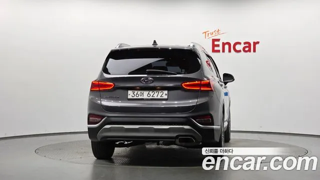 Hyundai Santa Fe 2019 thumb 3