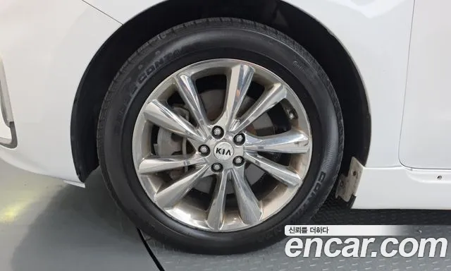 Kia Carnival 2018 thumb 5