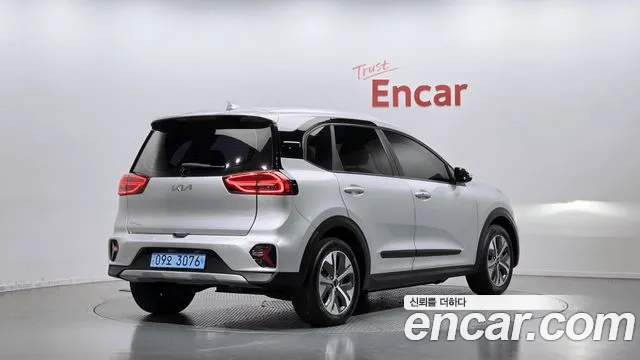 Kia Niro 2022 thumb 2