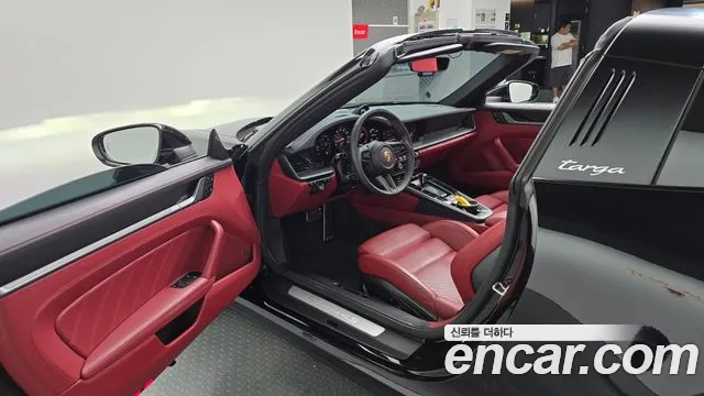 Porsche 911 2024 thumb 10