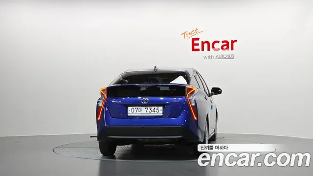 Toyota Prius 2018 thumb 4