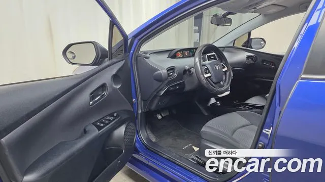 Toyota Prius 2018 thumb 10