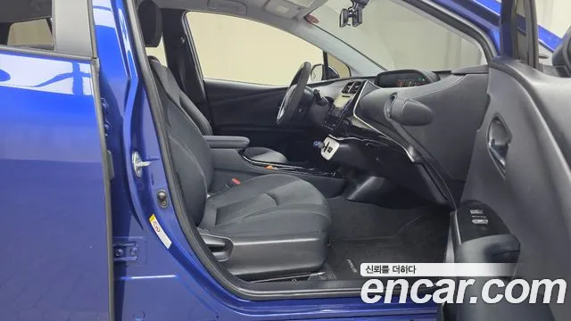 Toyota Prius 2018 thumb 11