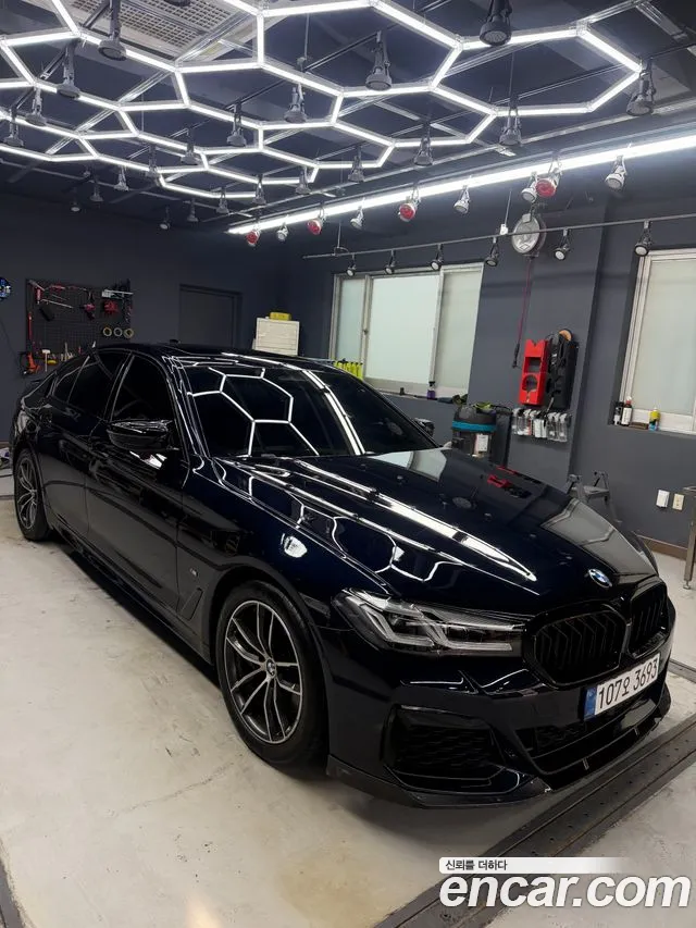BMW 5-Series 2023 thumb 4