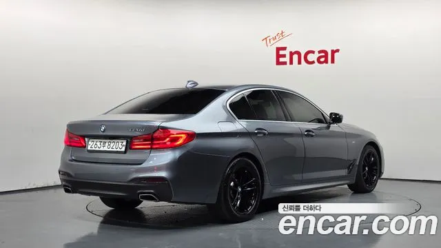 BMW 5-Series 2020 thumb 2