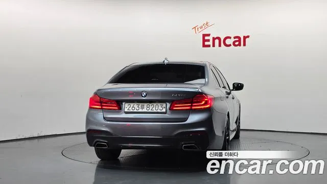 BMW 5-Series 2020 thumb 4