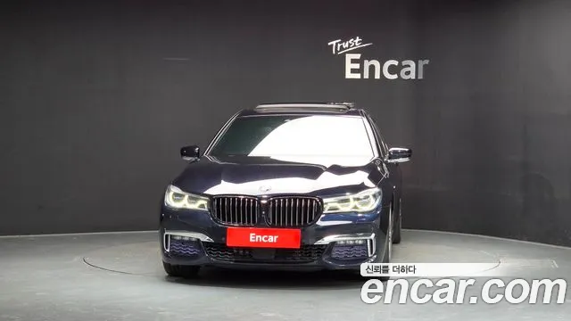 BMW 7-Series 2017 thumb 3