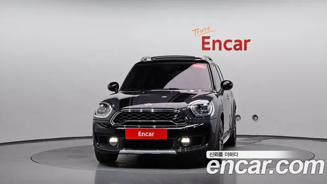 MINI Countryman 2019 thumb 2