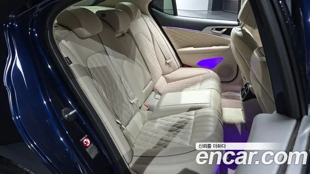 Genesis G70 2019 thumb 11