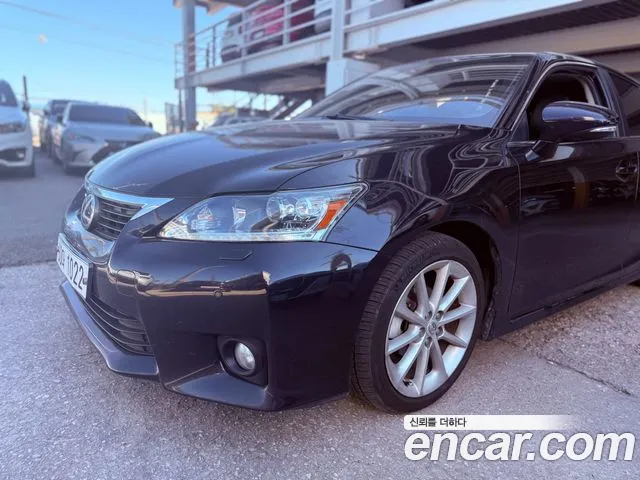 Lexus CT200h 2011 thumb 3