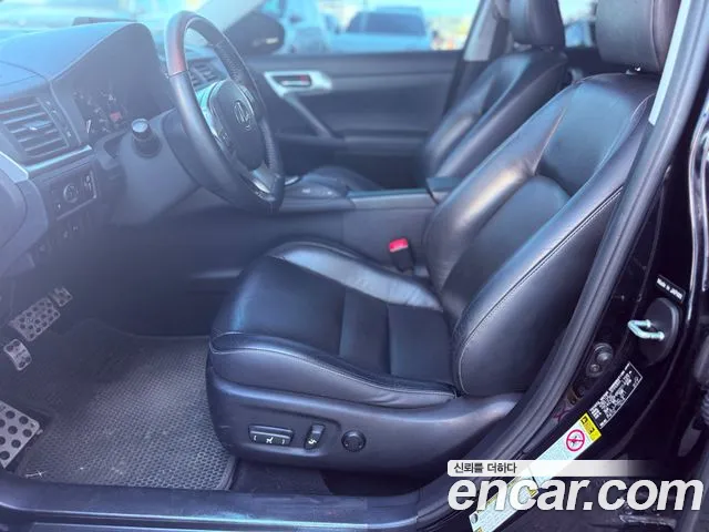 Lexus CT200h 2011 thumb 7